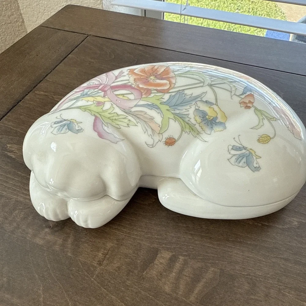 60s VTG Elizabeth Arden DOG Trinket BOX Wild Flower BUTTERFLIES Vanity Decor